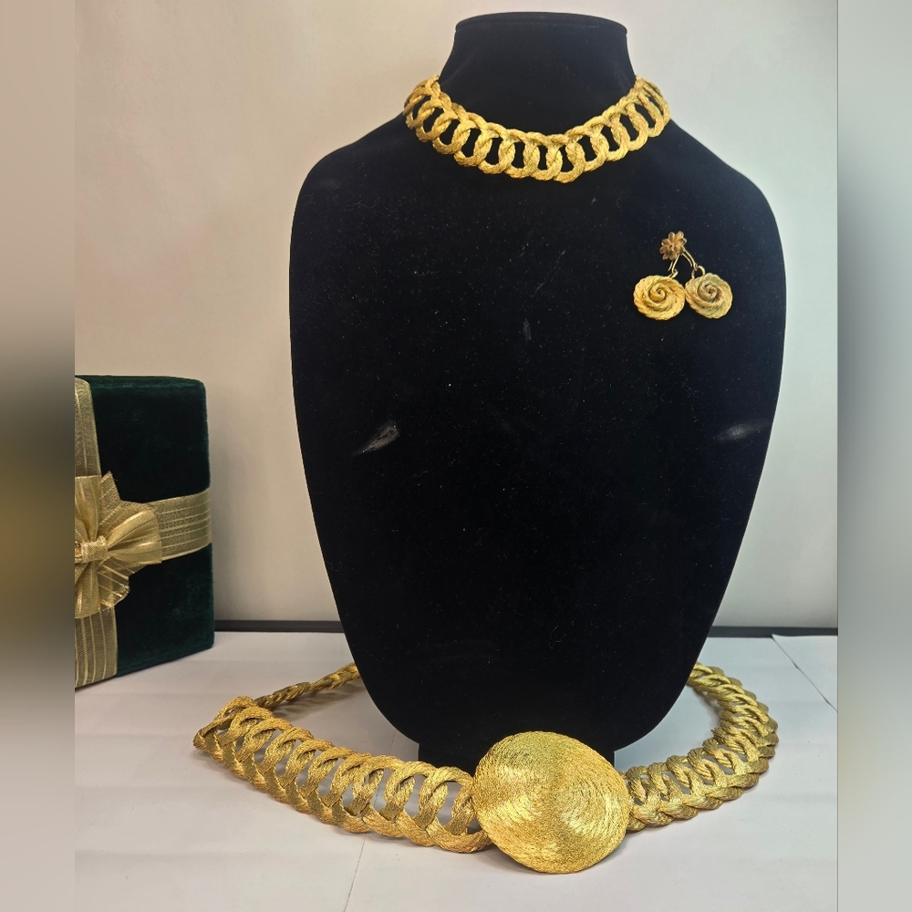 Elegant Gold Mesh Jewelry Set